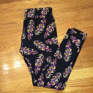 OS lularoe geometric feather print